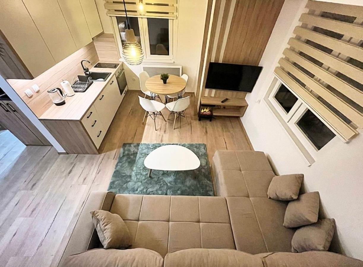 Mons Apartments ยาโฮรินา ภายนอก รูปภาพ