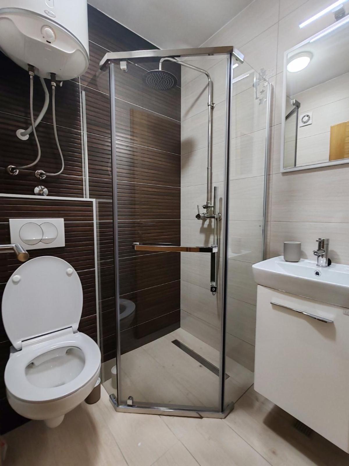 Mons Apartments ยาโฮรินา ภายนอก รูปภาพ